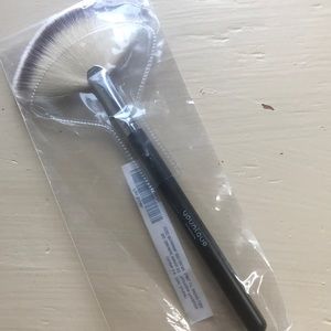 Younique Fan brush
